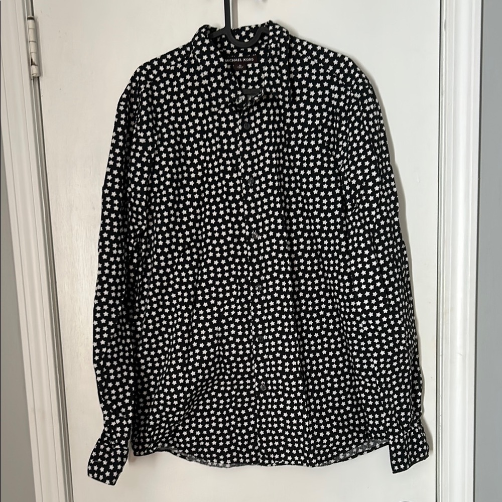 Black and White star pattern button front